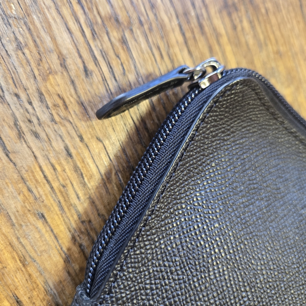 Black Coach StoryPatch Large Corner Leather Zip Pouch. Measures 9.5x6. - Picture 5 of 7